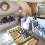 2 Bedroom Gorgeous In Saint-laurent-de-la-ca