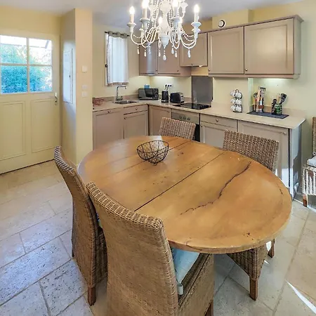 2 Bedroom Lovely In Saint-laurent-de-la-ca