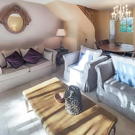 2 Bedroom Lovely In Saint-laurent-de-la-ca