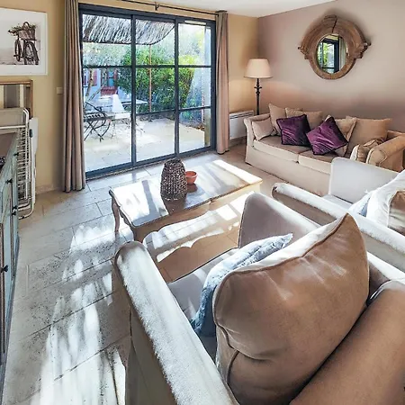 2 Bedroom Lovely In Saint-laurent-de-la-ca Prázdninový dům