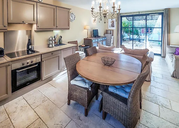 2 Bedroom Awesome In Saint-laurent-de-la-ca Saint-Laurent-de-la-Cabrerisse